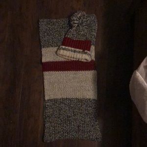Roots knit infinity scarf and hat